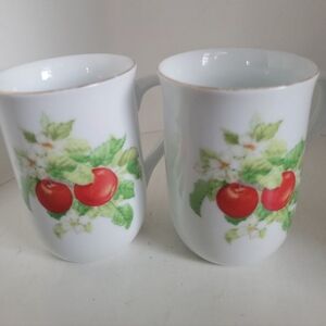 Otagari Japan Vintage Set of 2 Apple Coffee/Tea Cups Gold Rim 4" Tall